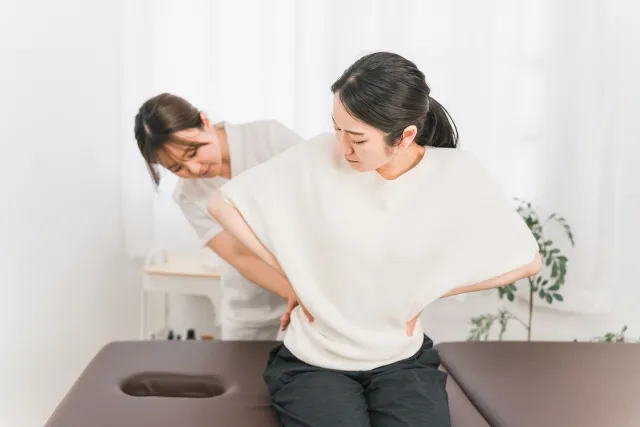 整体施術後に腰痛で起きる痛みを和らげる方法を解説。千葉の整骨院。