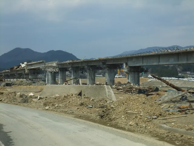 動かぬ時間、消えた灯。3.11 東日本大震災の写真。
