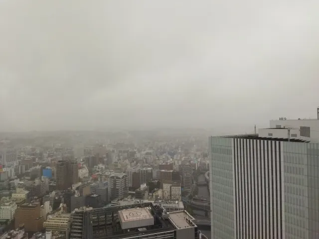 天気が悪い町のイメージ画像