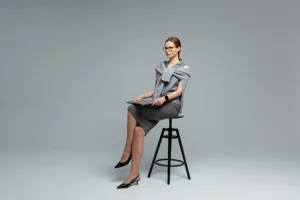 治療中に気をつける事。座っている女性の写真