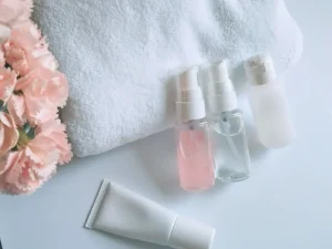 お肌の保湿するための化粧水、保湿クリーム、乳液などのイメージ画像