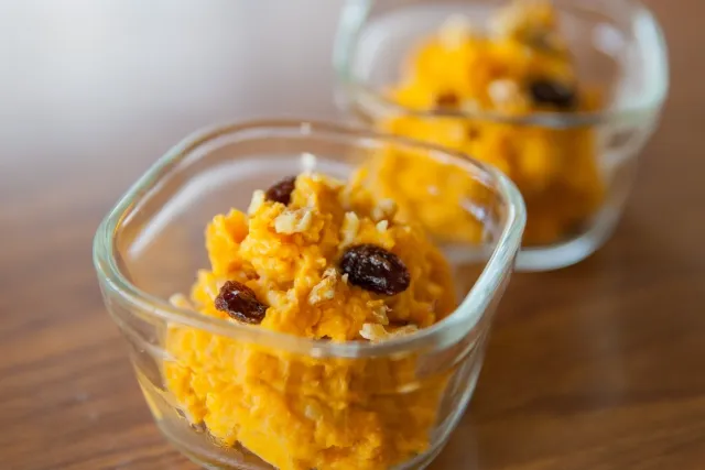 肌の保湿にオススメ。かぼちゃとナッツのサラダのイメージ写真