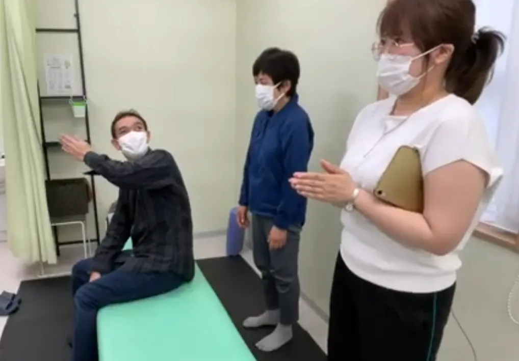 勉強会体の使い方について話し合う様子
